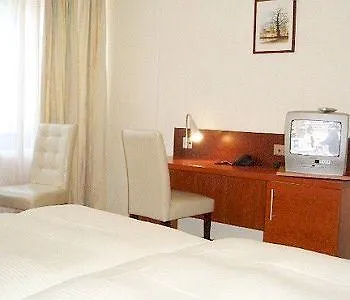 سيتي هوتل كولن