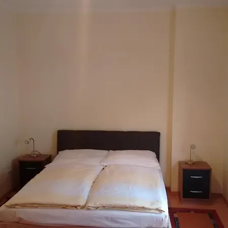 سيتي هوتل كولن