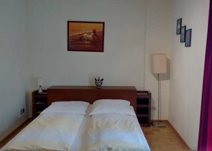 Otel City Am Neumarkt 2*